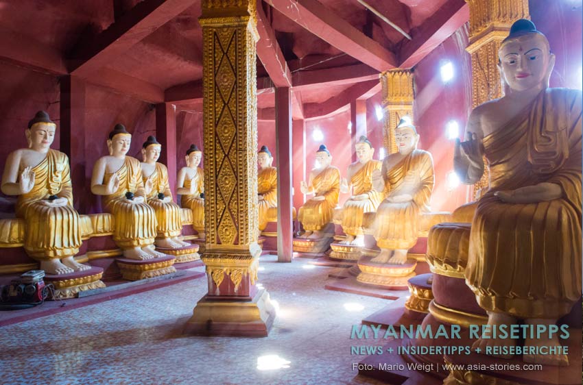 Halle mit Buddhas vom Tempelkomplex Ko Yin Lay, auch unter Banana Mountain bekannt