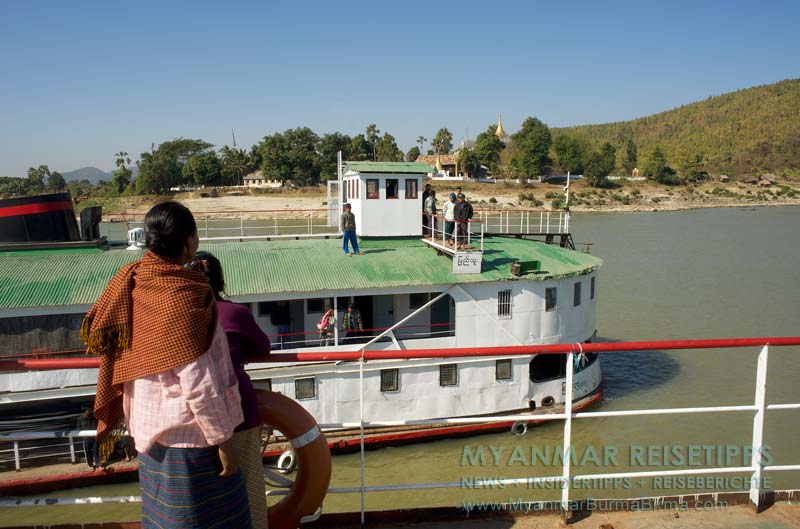 Myanmar Reisetipps | Flussfahrt Bhamo nach Mandalay | Frachtschiff auf dem Ayeyarwady