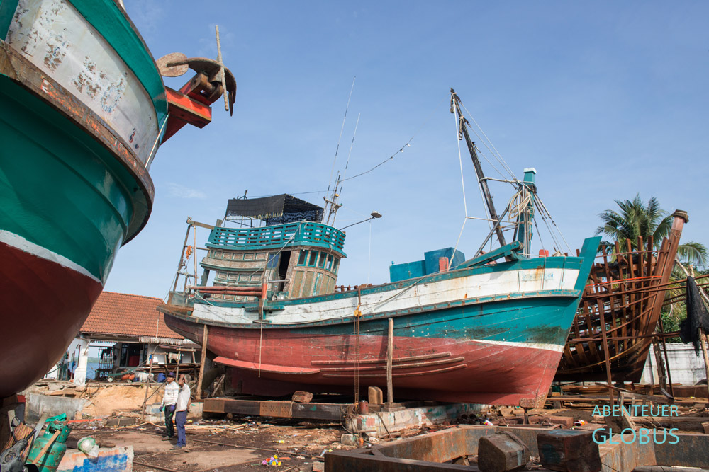 Schiffswerft in Koh Kong am Fluss Koh Pow