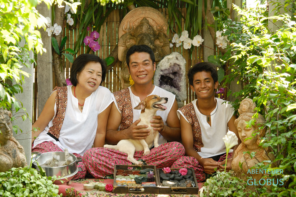 Thailand, Bangkok, Herr Jare Jansrisuriyawong ist Gründer und Chef von Indo Thai Dog Spa, einem Hundehotel mit Beauty- und Wellnesscenter.