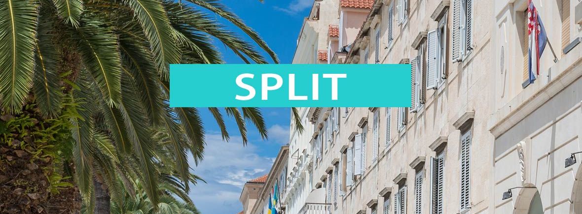 Tipps für Split in Kroatien: Palmen und alte Häuser an der Promenade