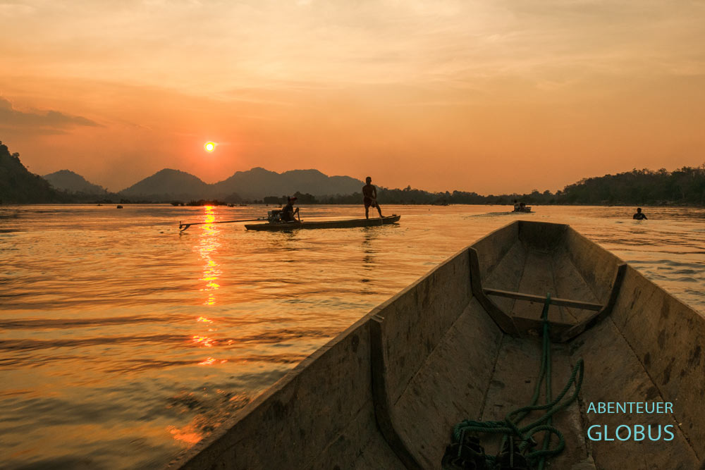 Tipps, Bootstouren und Ausflüge für Si Phan Don (4000 Inseln): Sonnenuntergang über dem Mekong bei der Bootstour